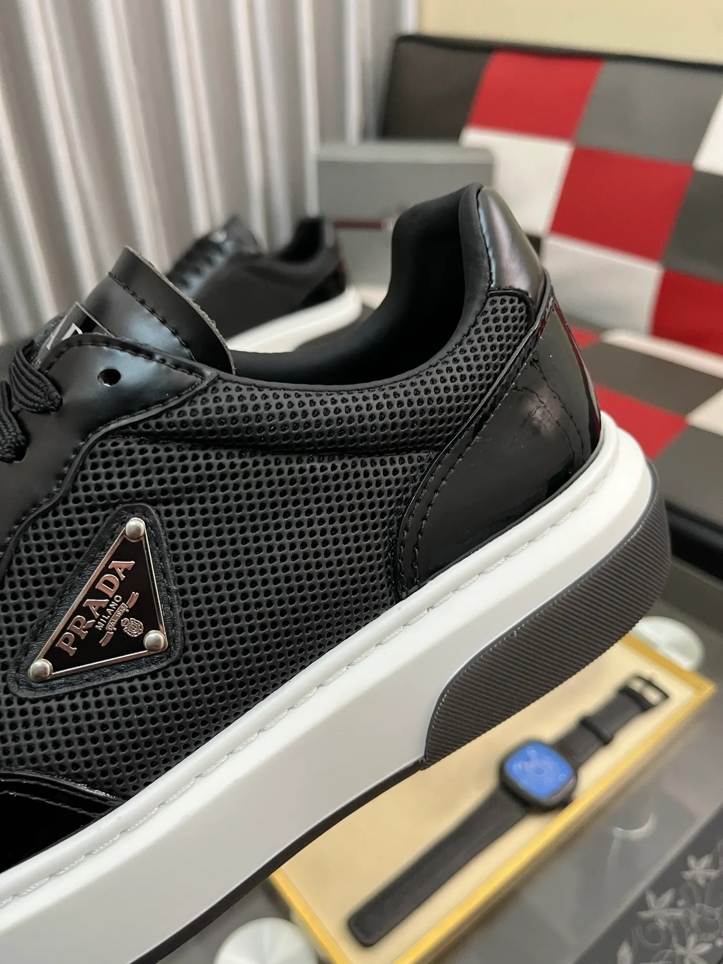 Men's shoes 💰: 560⌚️⌚️[PRADA] Prada casual shoes, originally developed 1:1, made of high-mercerized cowhide with imported cowhide, silk sheepskin lining, rubber outsole, comfortable and soft on the foot, size: 38-442️⃣Colors available
